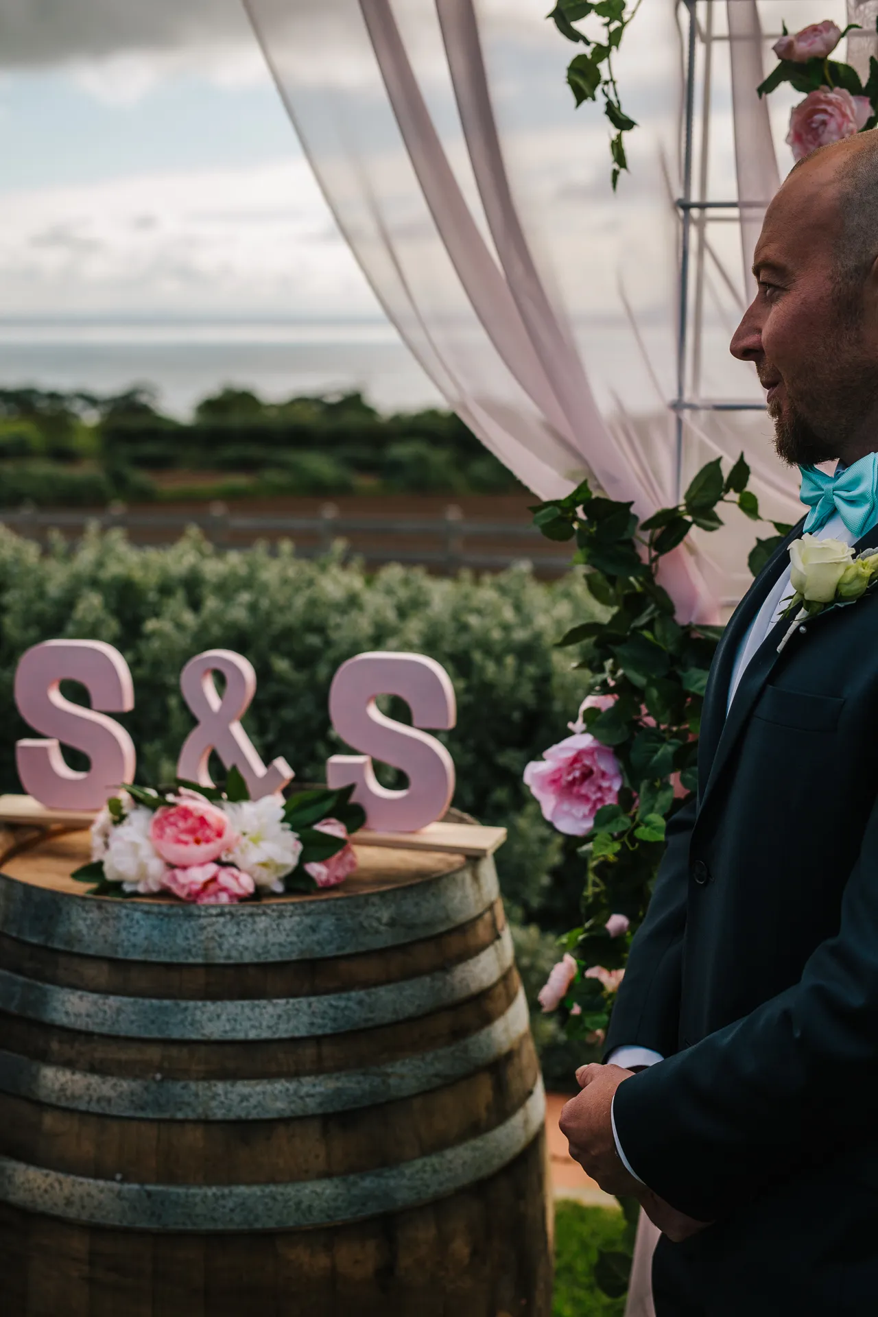 Samantha & Simon, wedding photograph 41